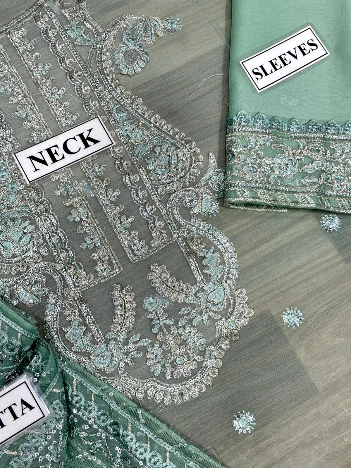 Nureh Printed Lawn & Chiffon Dupatta (3-Piece)